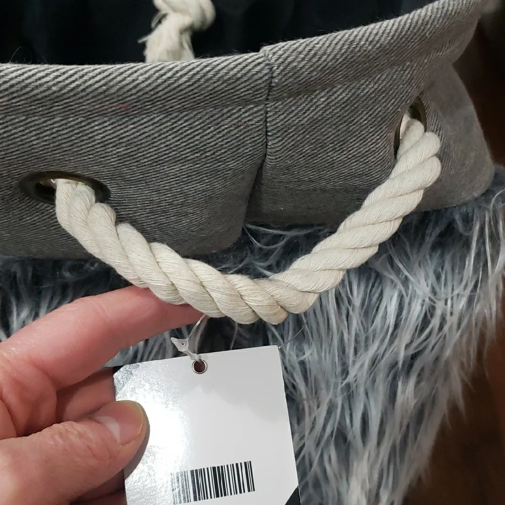 N/A stylish basket